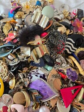 400+ Single Earrings Lot 3.9 lbs Bulk Jewelry Odd Pieces Craft DIY Upcycle